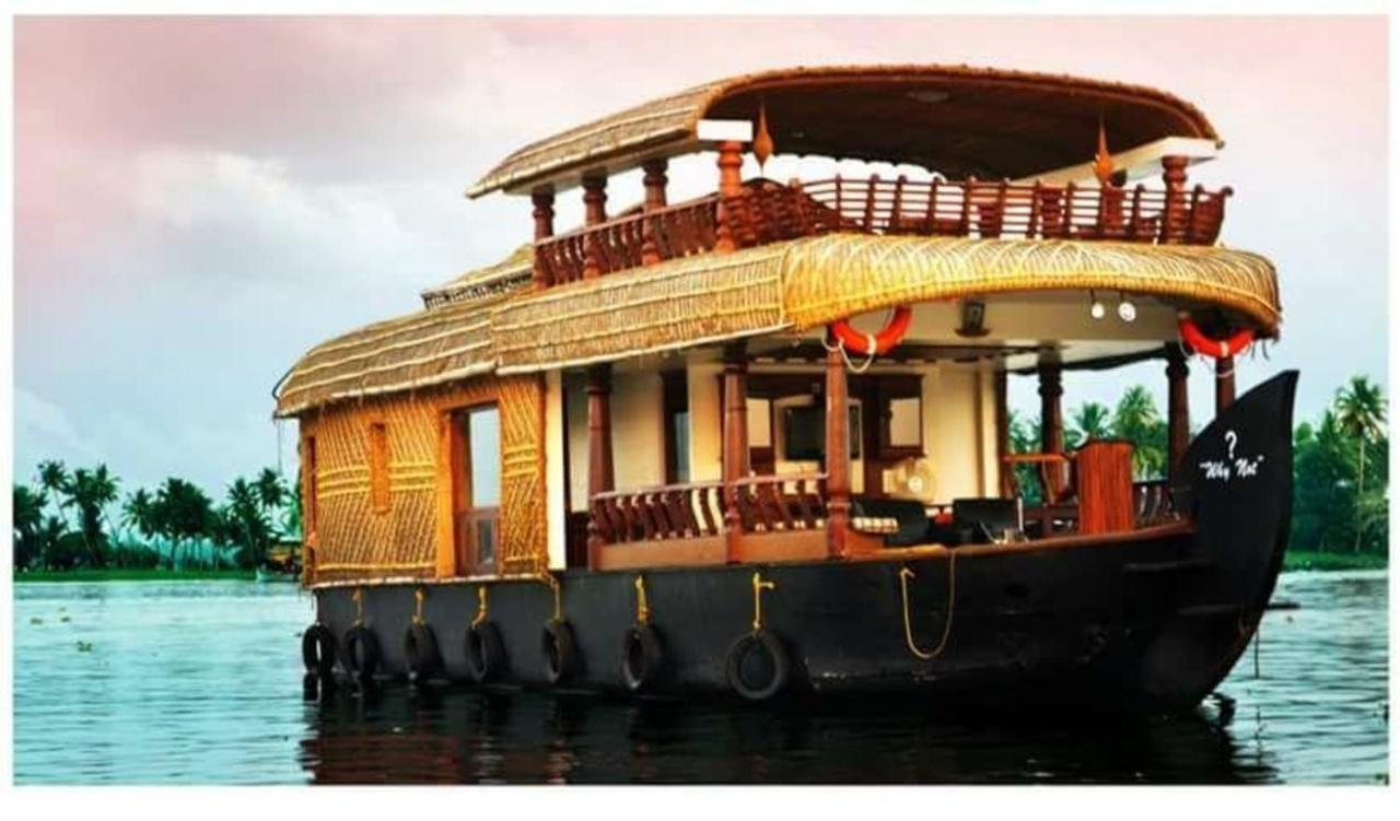 โคซี่ เฮาส์โบ๊ต Hotel Alappuzha ภายนอก รูปภาพ