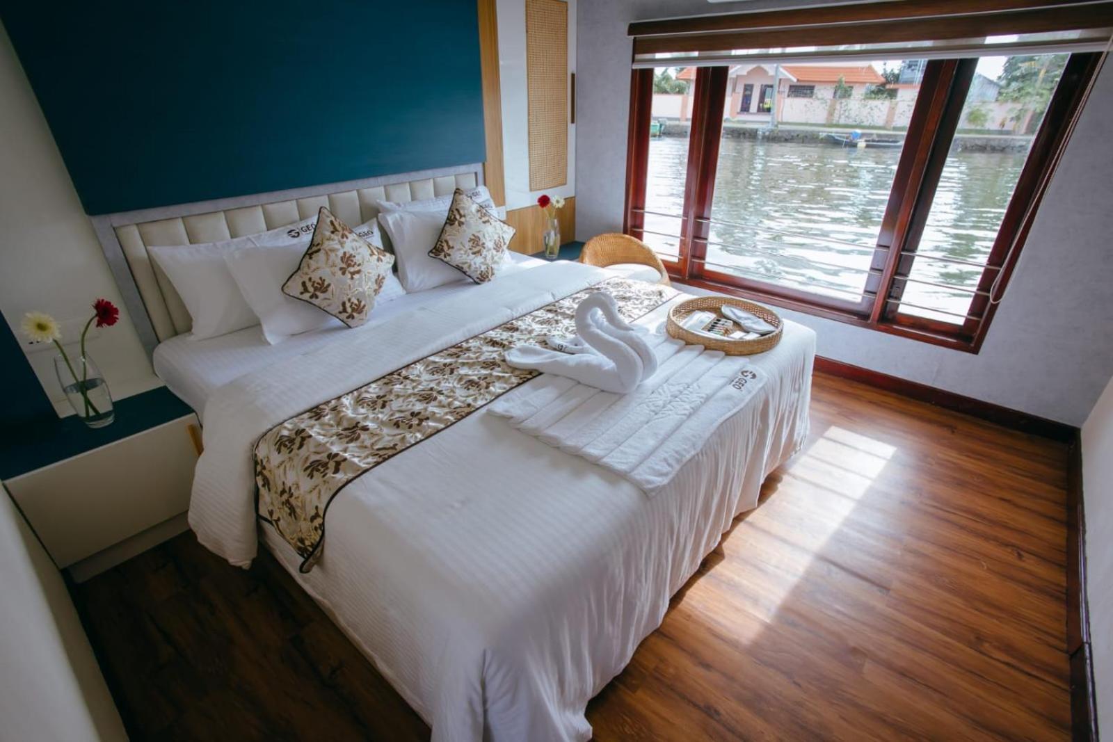 โคซี่ เฮาส์โบ๊ต Hotel Alappuzha ภายนอก รูปภาพ